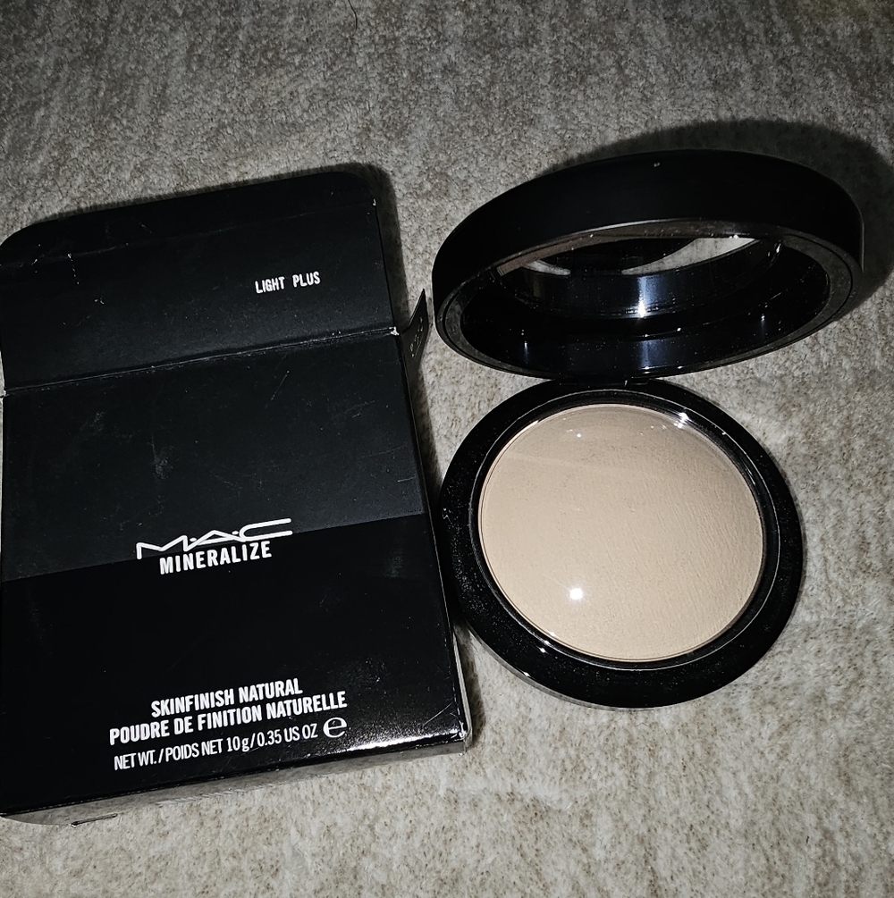 MAC Cosmetics Mineralize Skinfinish Natural Powder - Light Plus